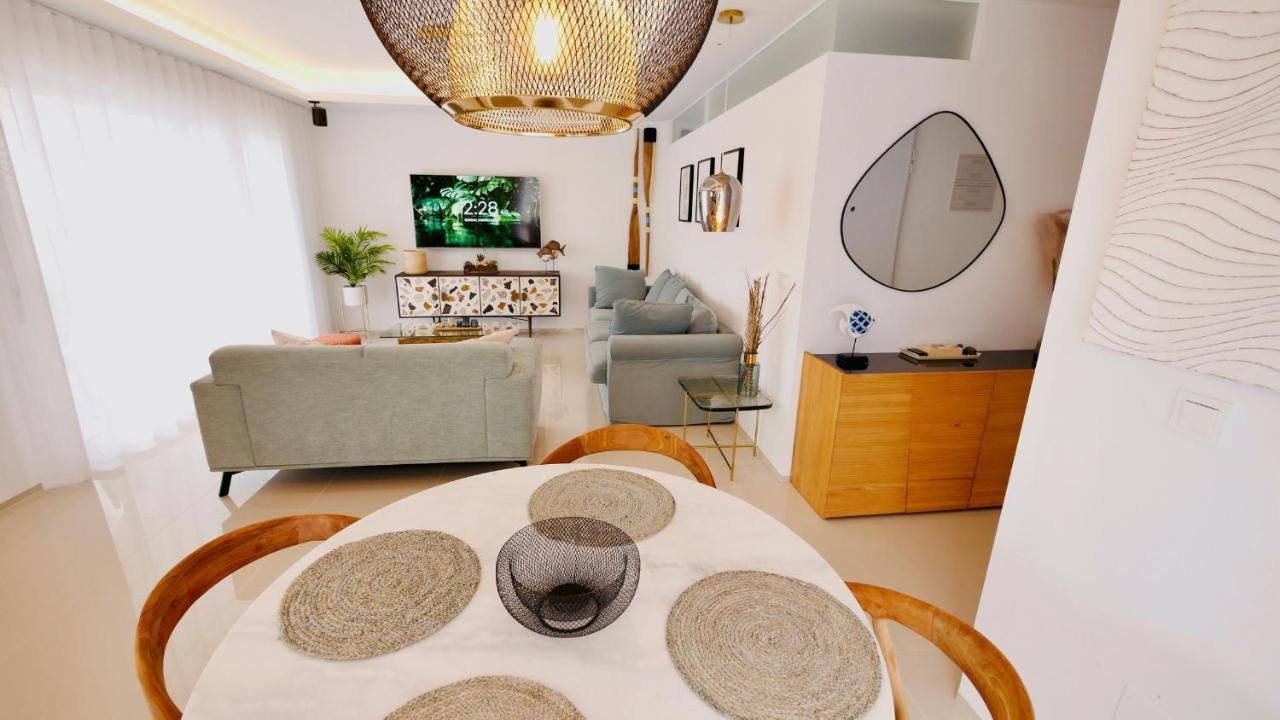 Fortuna Penthouse With Roof Terrace, Ac And Pool 罗雅勒斯 外观 照片