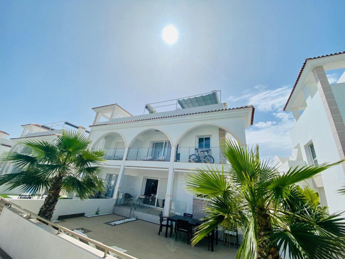 Fortuna Penthouse With Roof Terrace, Ac And Pool 罗雅勒斯 外观 照片