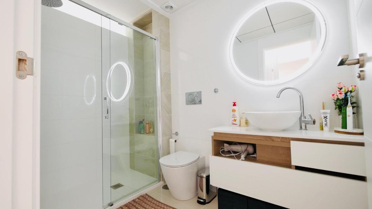 Fortuna Penthouse With Roof Terrace, Ac And Pool 罗雅勒斯 外观 照片
