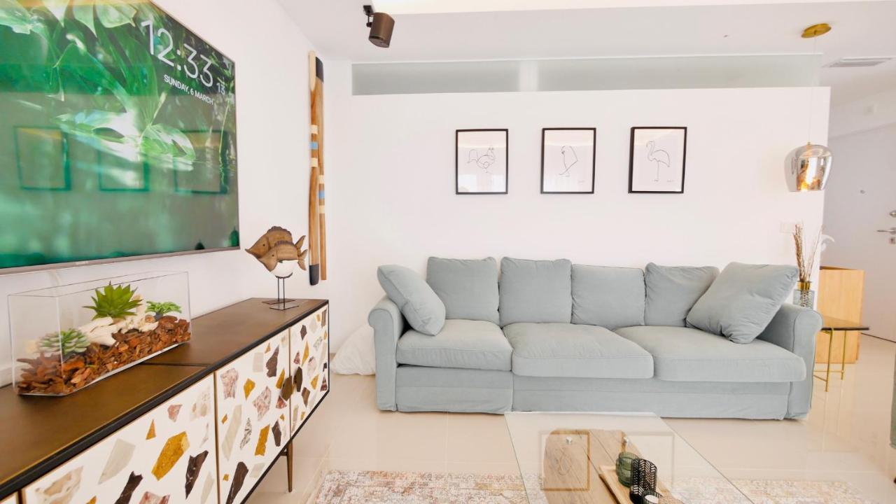 Fortuna Penthouse With Roof Terrace, Ac And Pool 罗雅勒斯 外观 照片