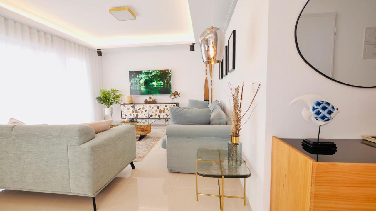 Fortuna Penthouse With Roof Terrace, Ac And Pool 罗雅勒斯 外观 照片